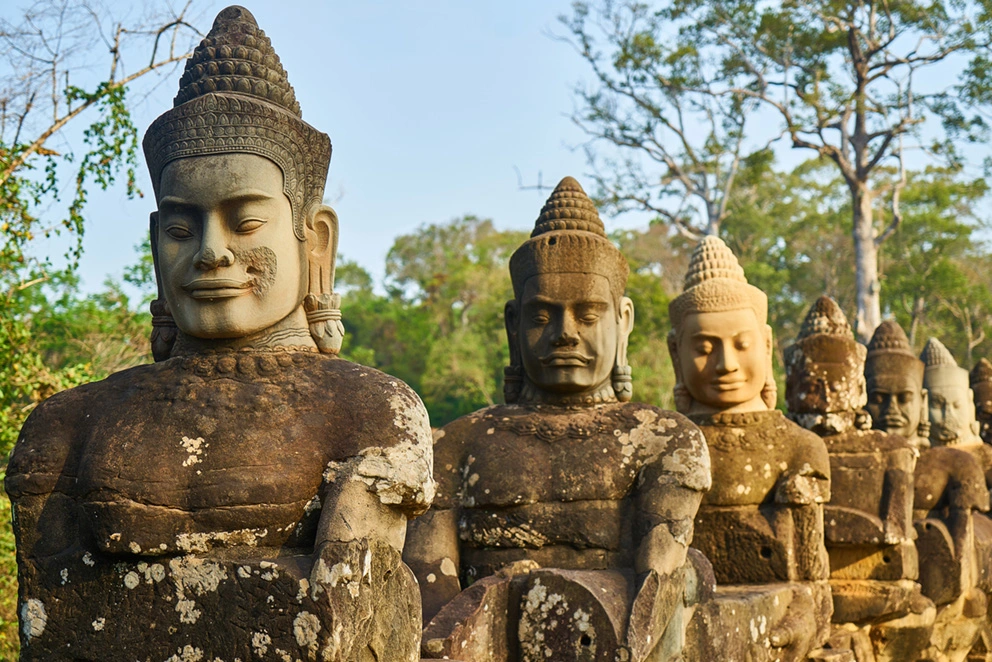 Angkor Thom temple_Serva Travel